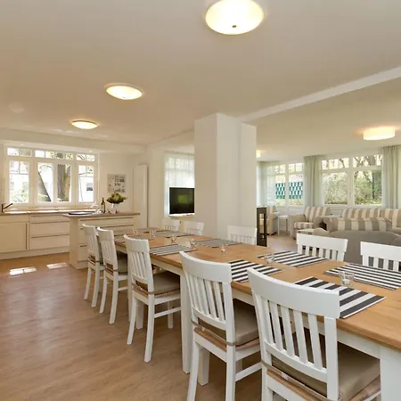 Nyaraló Amelia Neuhof